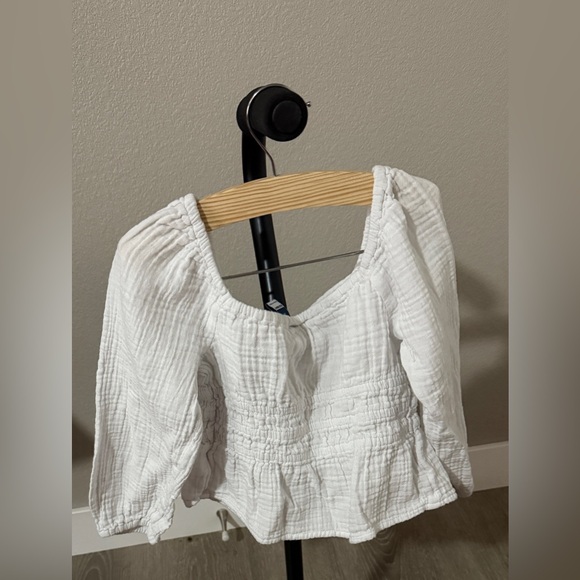 Old Navy White Textured Blouse - Picture 4 of 5
